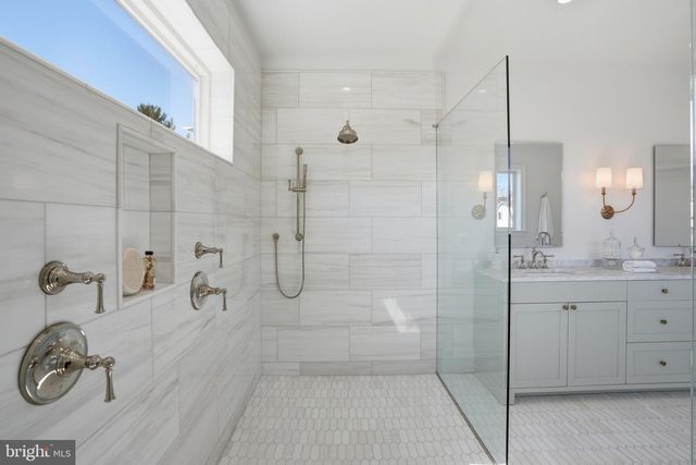 803 N HIGHLAND ST, Arlington, VA 22201