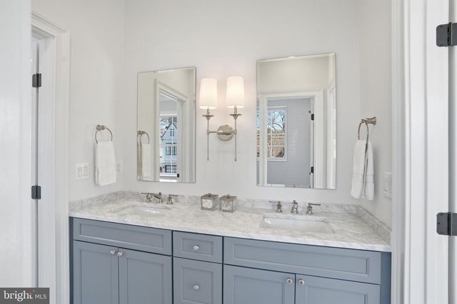 803 N HIGHLAND ST, Arlington, VA 22201