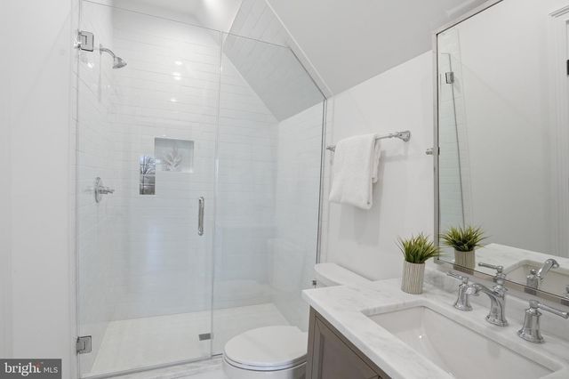 803 N HIGHLAND ST, Arlington, VA 22201