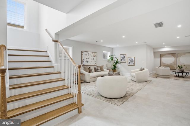 803 N HIGHLAND ST, Arlington, VA 22201