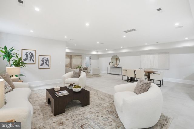 803 N HIGHLAND ST, Arlington, VA 22201