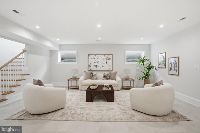 803 N HIGHLAND ST, Arlington, VA 22201