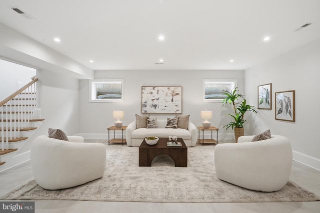 803 N HIGHLAND ST, Arlington, VA 22201