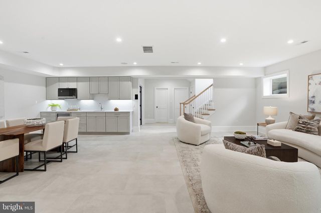 803 N HIGHLAND ST, Arlington, VA 22201