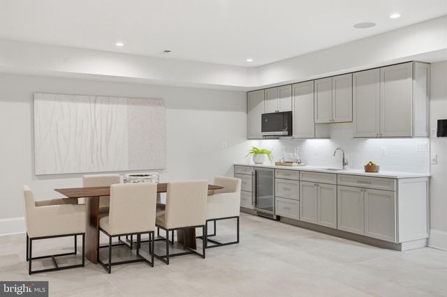 803 N HIGHLAND ST, Arlington, VA 22201