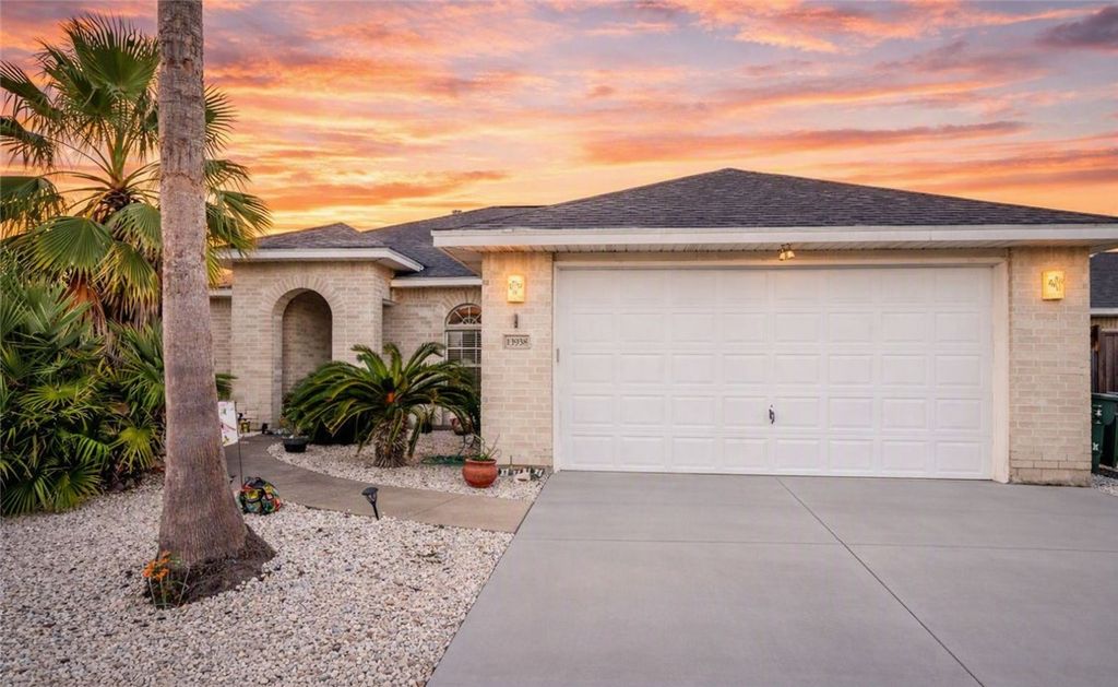 13938 Flintlock Dr, Corpus Christi, TX 78418 — exterior
