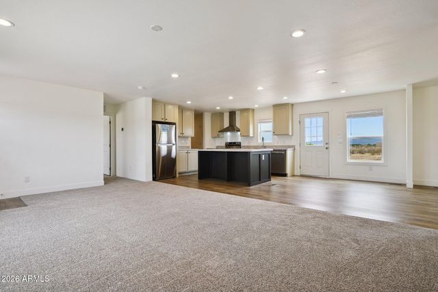 25424 W Mark Lane, Wittmann, AZ 85361