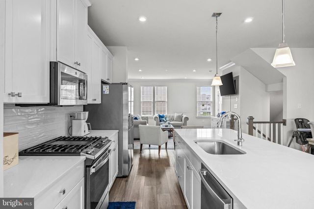 174 FREEDOM WAY, Sicklerville, NJ 08081