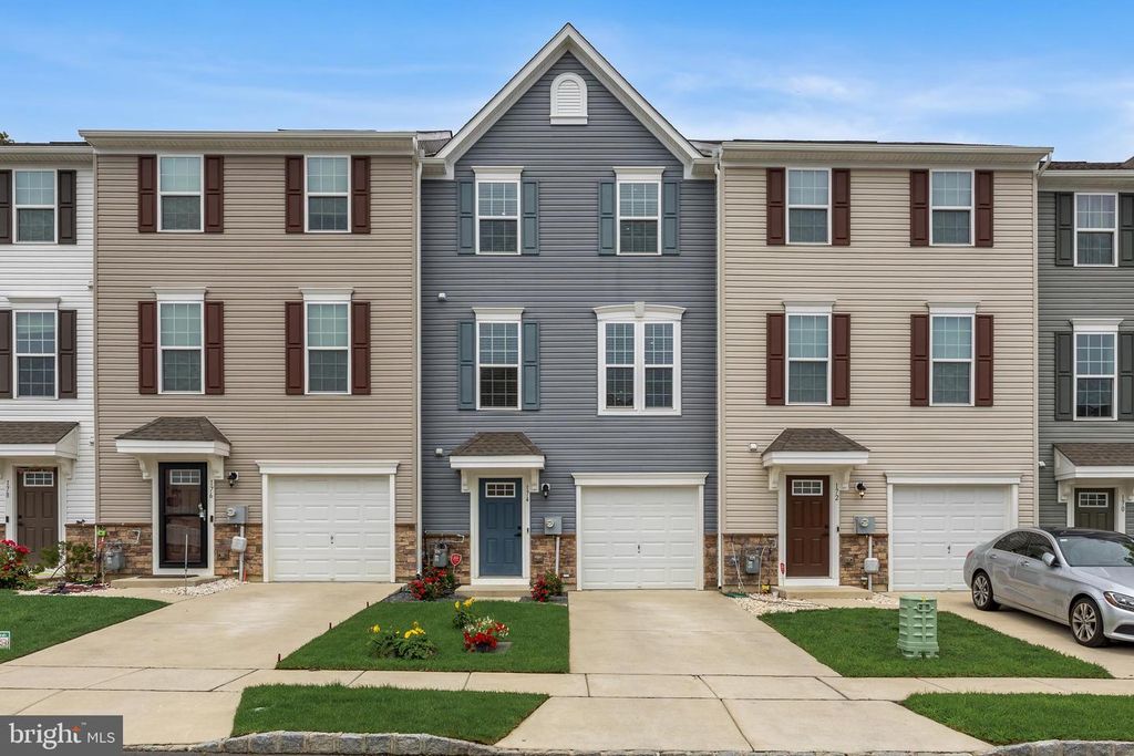 174 FREEDOM WAY, Sicklerville, NJ 08081