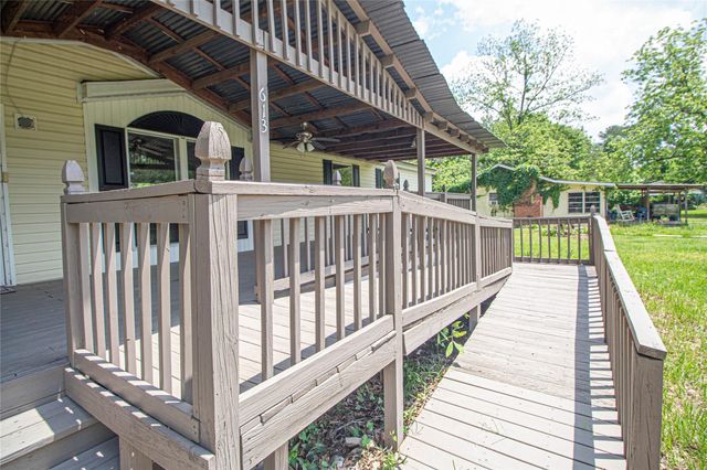 613 River Road, Goodrich, TX 77335