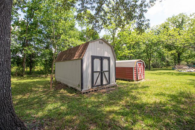 613 River Road, Goodrich, TX 77335