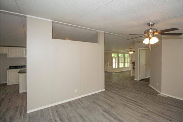 613 River Road, Goodrich, TX 77335