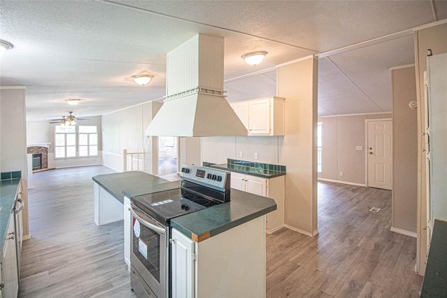 613 River Road, Goodrich, TX 77335