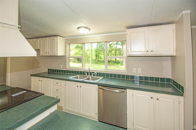 613 River Road, Goodrich, TX 77335