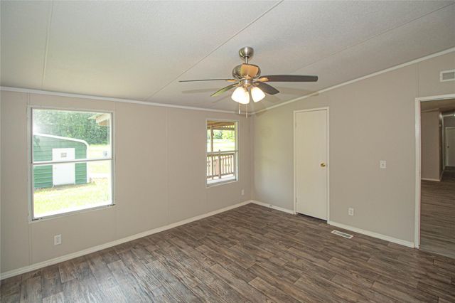 613 River Road, Goodrich, TX 77335