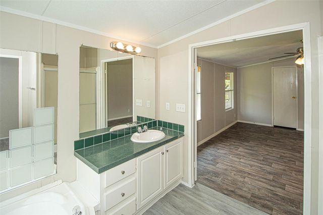 613 River Road, Goodrich, TX 77335