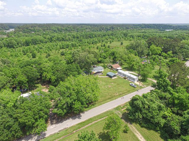 613 River Road, Goodrich, TX 77335