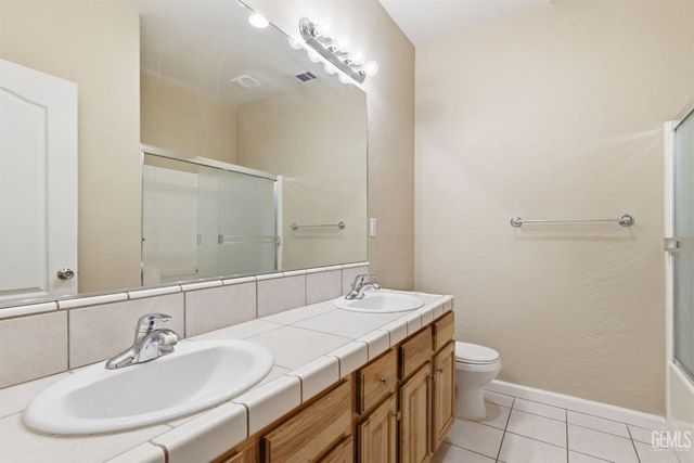 10904 Lewelling Street, Bakersfield, CA 93312