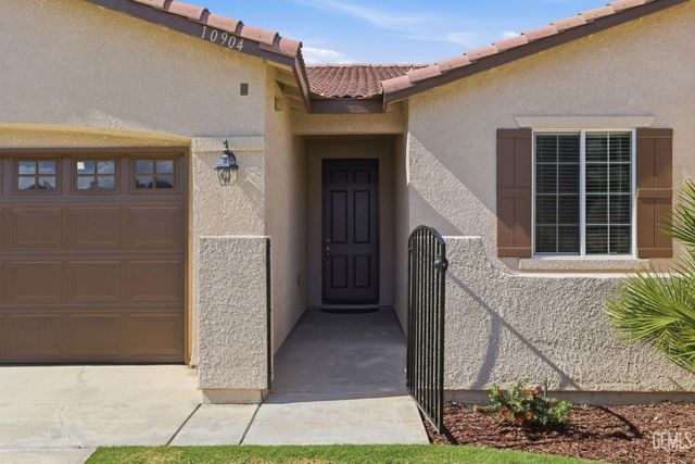 10904 Lewelling Street, Bakersfield, CA 93312