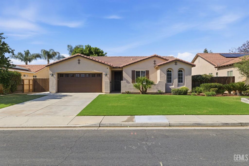 10904 Lewelling Street, Bakersfield, CA 93312