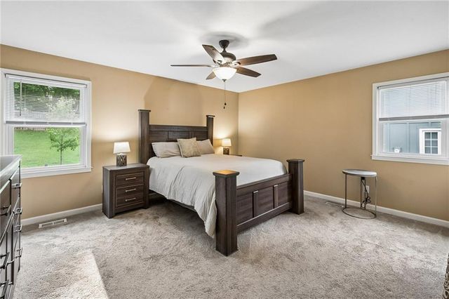 7833 N Michigan Avenue, Kansas City, MO 64118