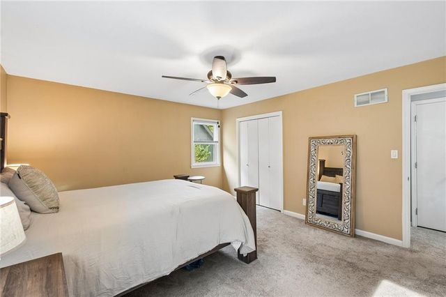 7833 N Michigan Avenue, Kansas City, MO 64118