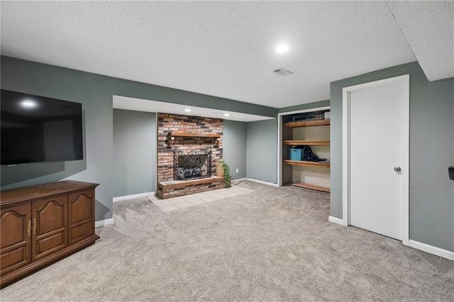 7833 N Michigan Avenue, Kansas City, MO 64118