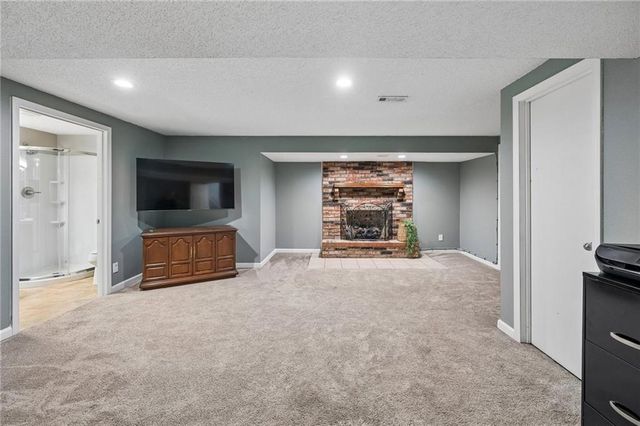 7833 N Michigan Avenue, Kansas City, MO 64118
