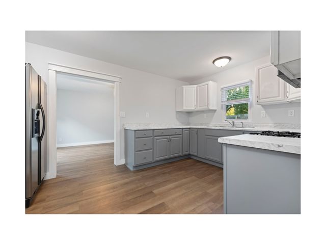 233 Malibu Drive, Bolingbrook, IL 60440