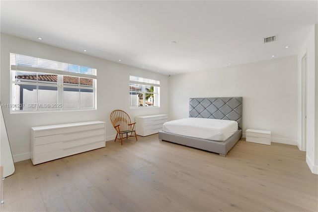 21156 NE 33rd Ave, Aventura, FL 33180