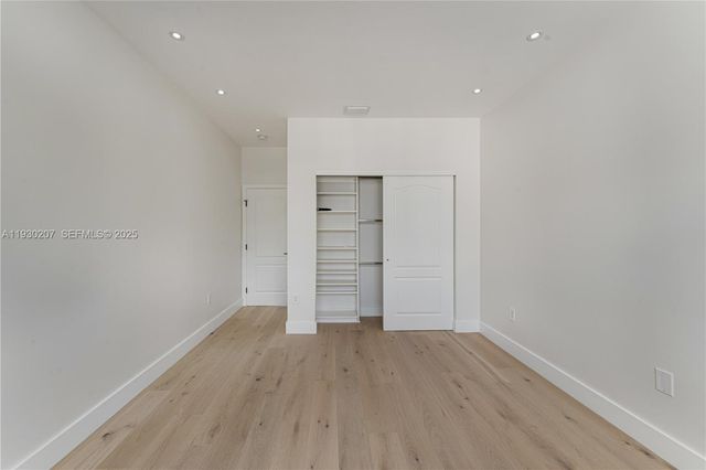 21156 NE 33rd Ave, Aventura, FL 33180