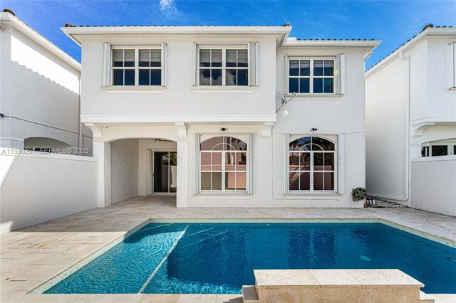 21156 NE 33rd Ave, Aventura, FL 33180