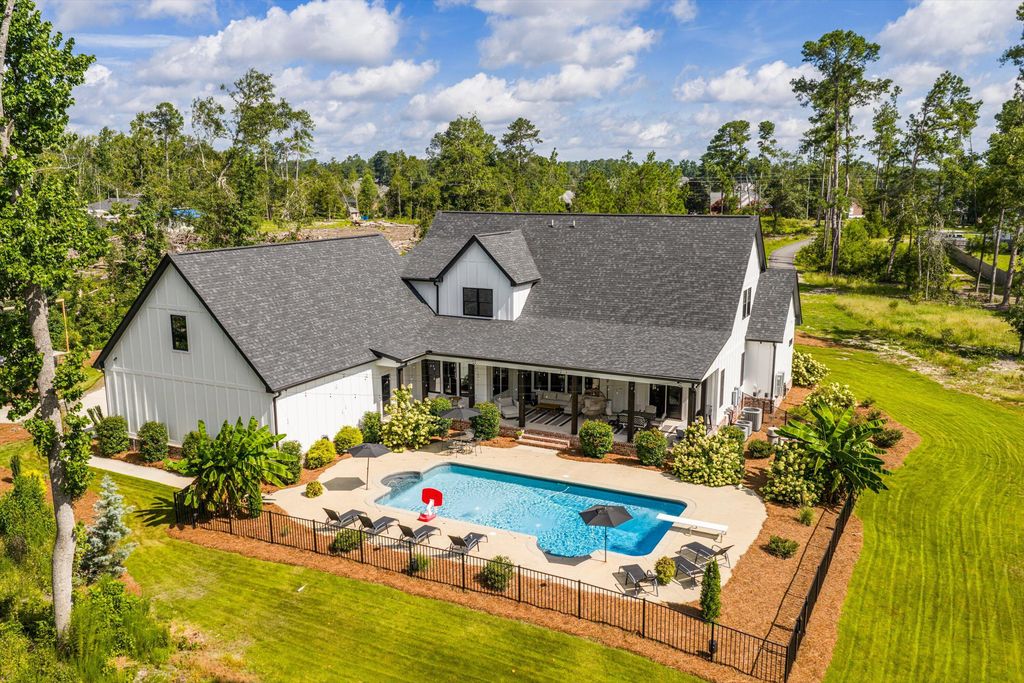 Image 4 of property listing at 443 S Old Belair Road, Grovetown, GA 30813