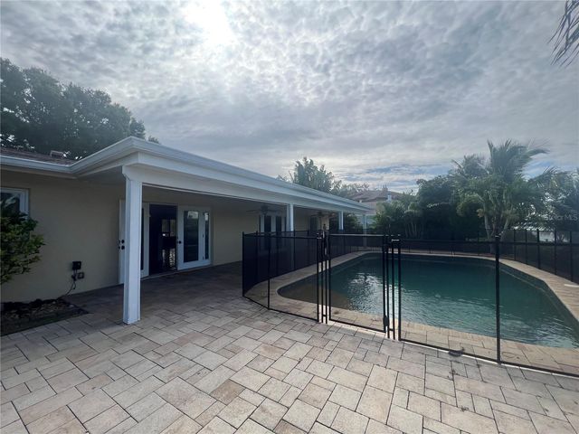 4388 13TH WAY NE, St Petersburg, FL 33703