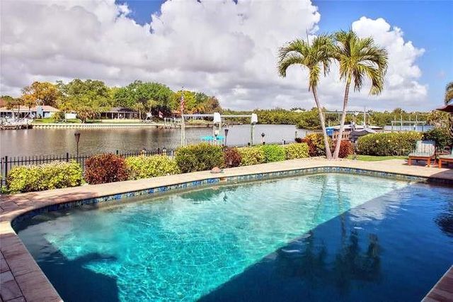 4388 13TH WAY NE, St Petersburg, FL 33703