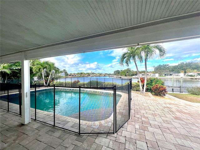 4388 13TH WAY NE, St Petersburg, FL 33703