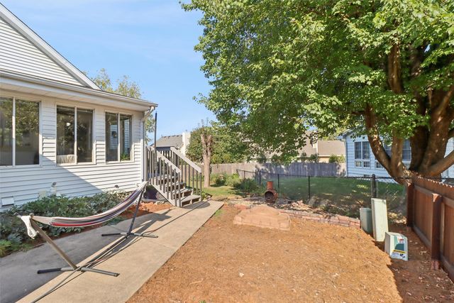 9107 Tanglewood Drive, Urbandale, IA 50322