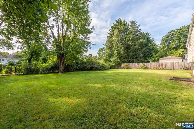 8 John Street, Lincoln Park Borough, NJ 07035