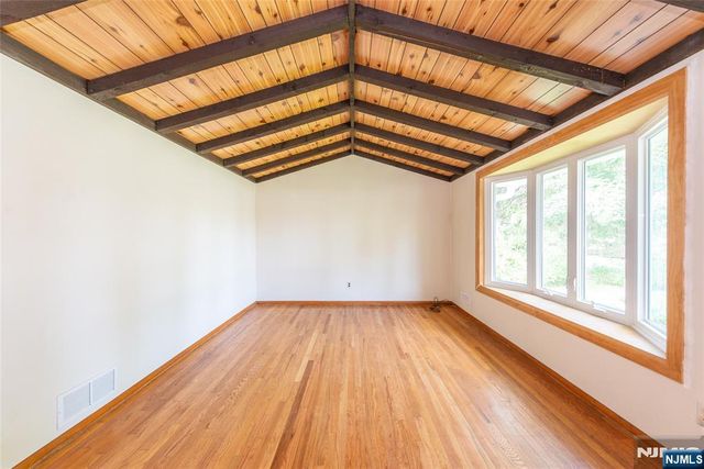 8 John Street, Lincoln Park Borough, NJ 07035