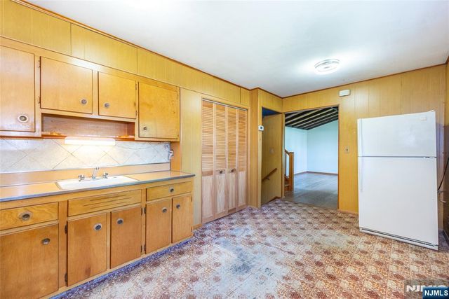 8 John Street, Lincoln Park Borough, NJ 07035