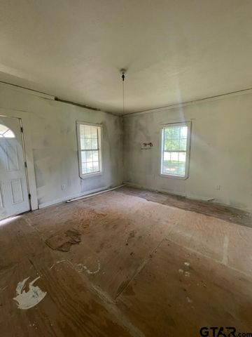 401 S Joy Street, Troup, TX 75789