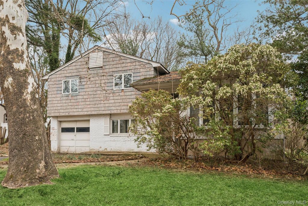 42 Jerome Drive, Glen Cove, NY 11542