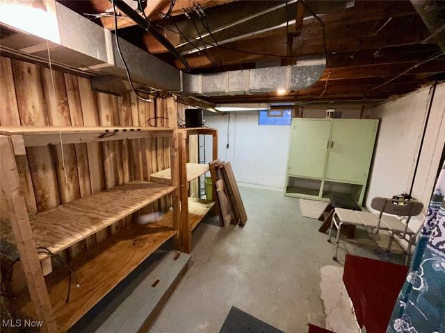 521 Powers Avenue, Girard, OH 44420