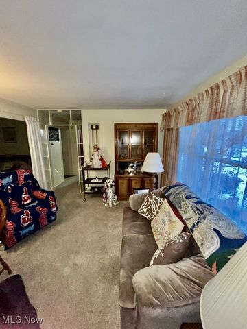 521 Powers Avenue, Girard, OH 44420