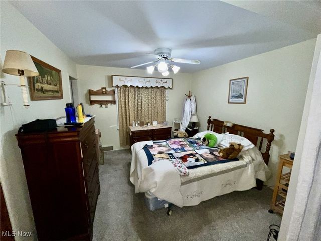 521 Powers Avenue, Girard, OH 44420