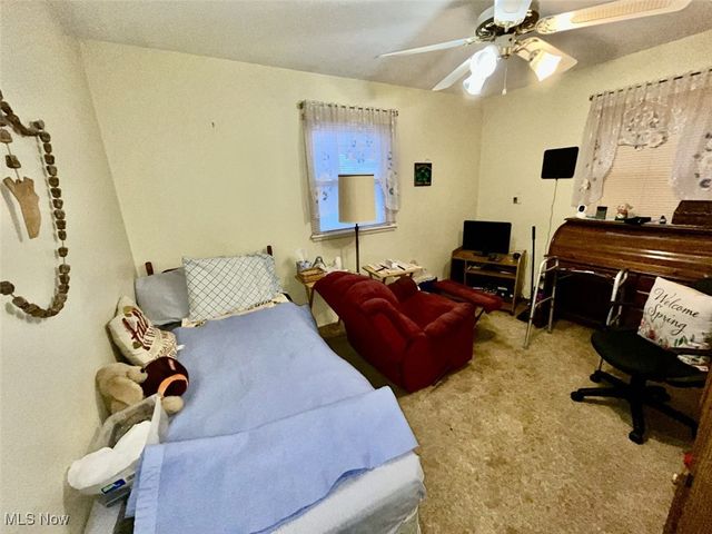 521 Powers Avenue, Girard, OH 44420