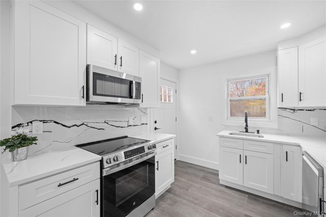 16 Fife Drive, Coram, NY 11727