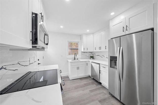 16 Fife Drive, Coram, NY 11727