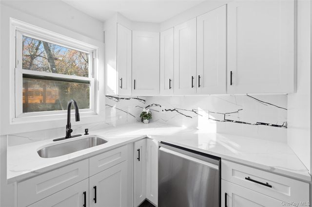 16 Fife Drive, Coram, NY 11727