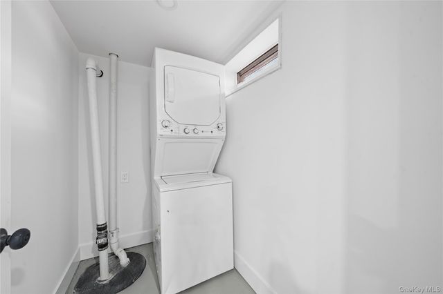 16 Fife Drive, Coram, NY 11727